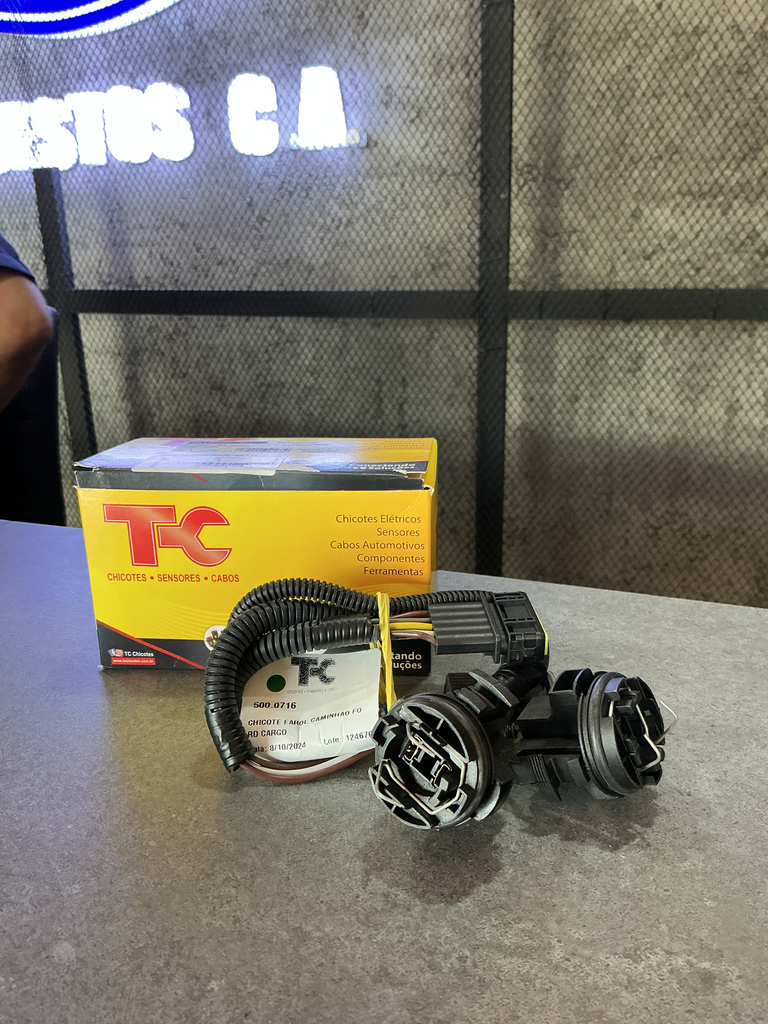 SOCATE/CABLEADO DEL FARO CARGO 815-1721 12V