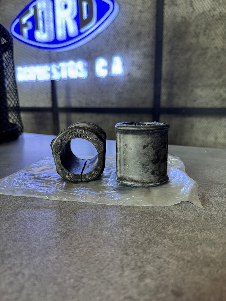 GOMA DE BARRA ESTABILIZAD.DELANT. CARGO 1721 ORIG FORD