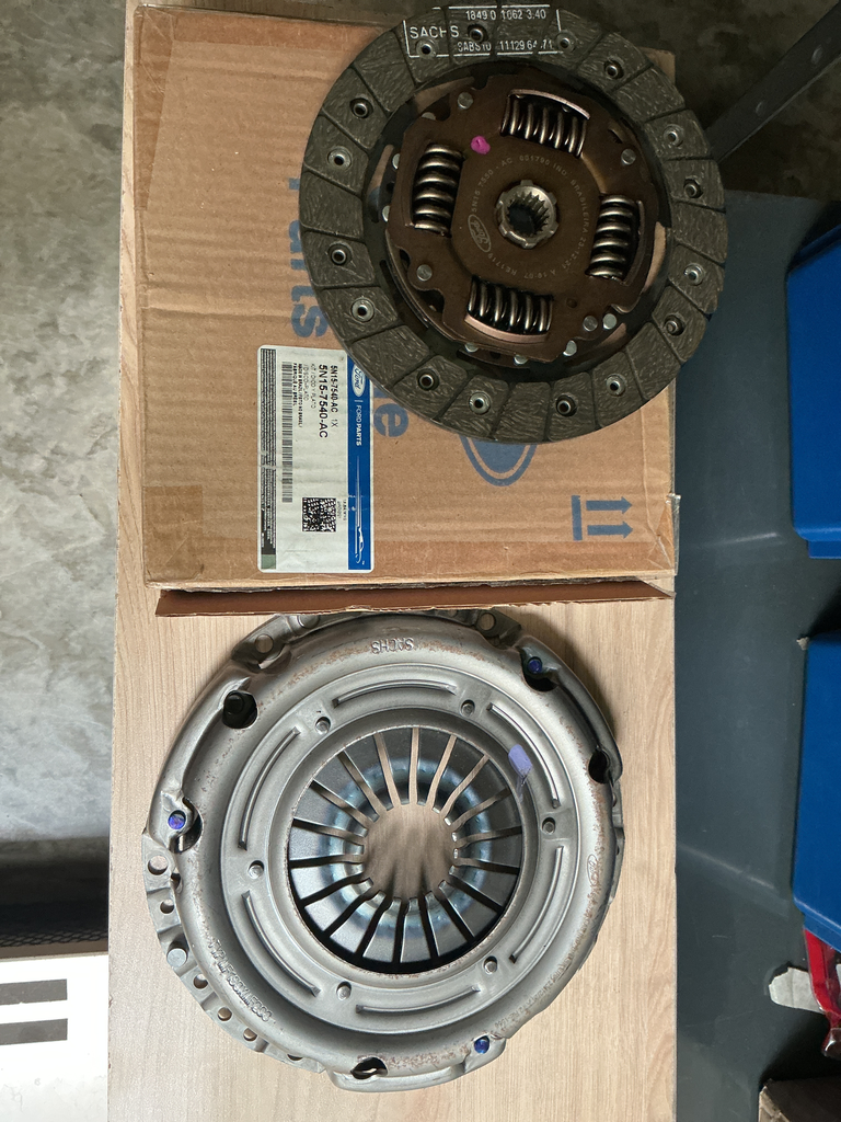 KIT DE EMBRAGUE DISCO Y PRENSA FORD FIESTA 1.6 ORIG.