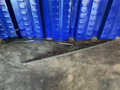 [XC45-17B589-AA] BRAZO LIMPIA PARABRISA CON CEPILLO FORD CARGO (TODOS) ORIG FORD