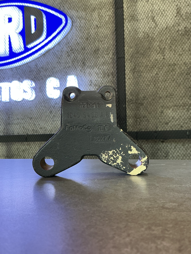 [1C45-5486-AB] BASE SUP DE BUJE DE BARRA ESTAB. DELANTERO  CARGO 815